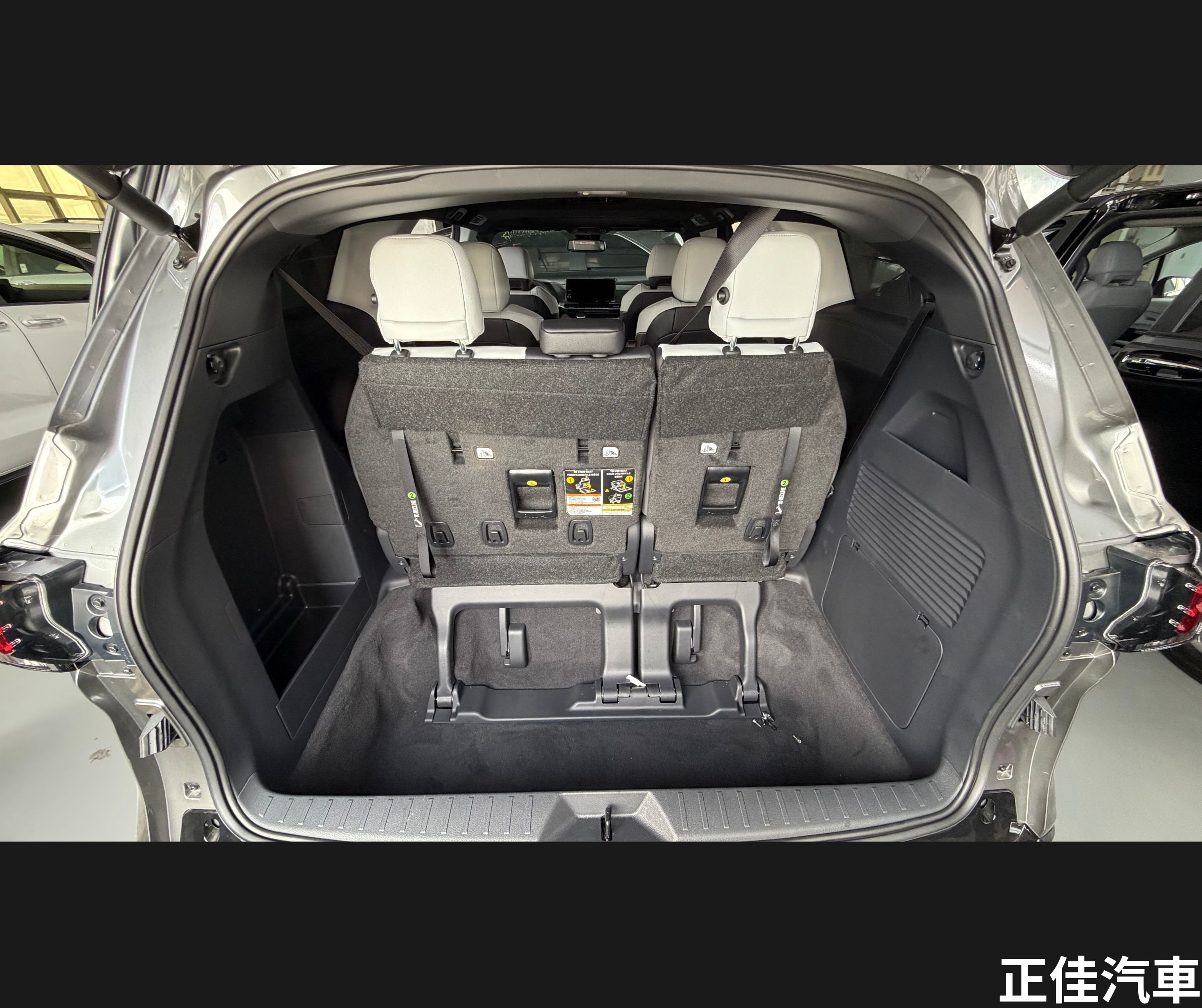 Car Photo 5