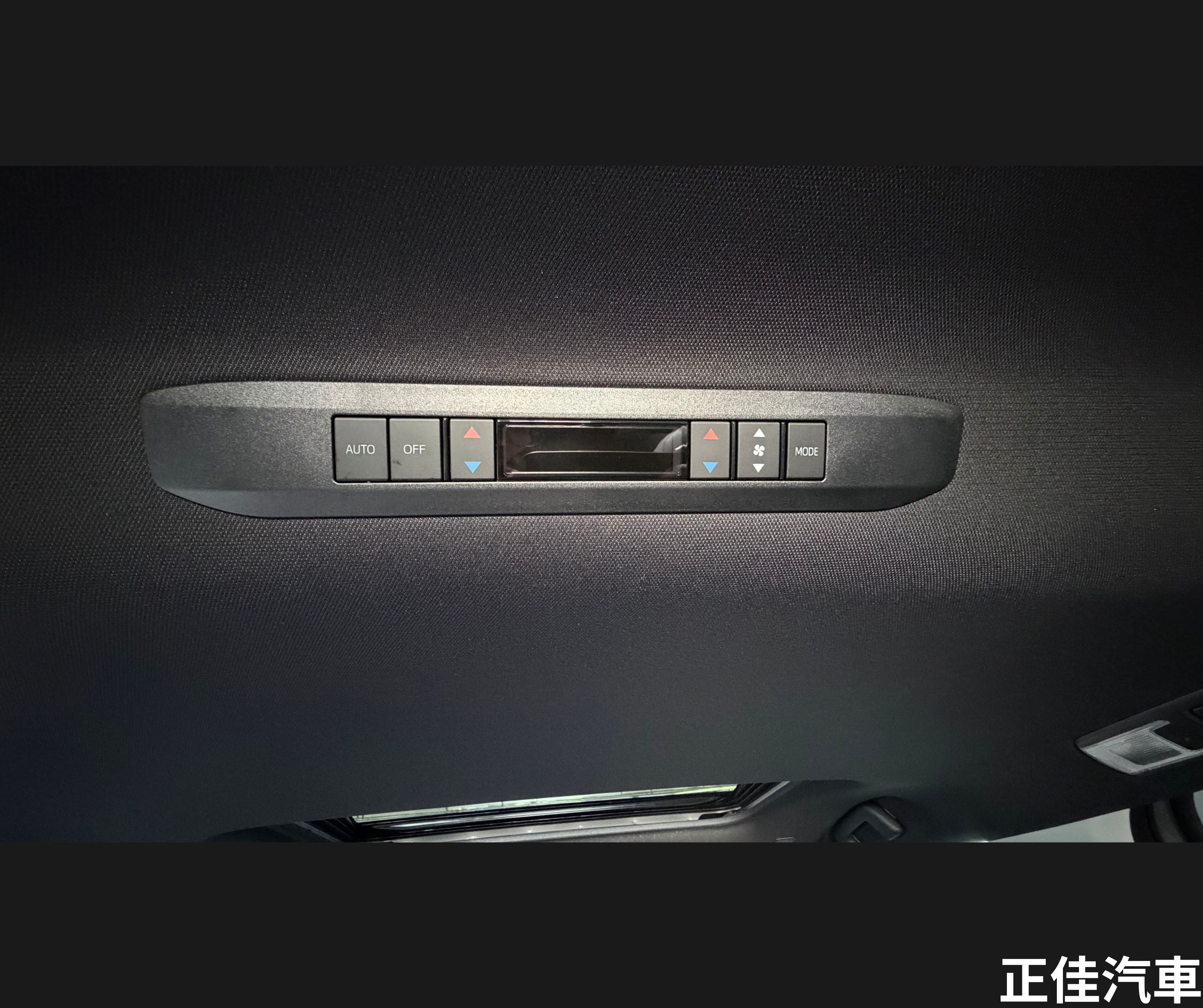 Car Photo 11