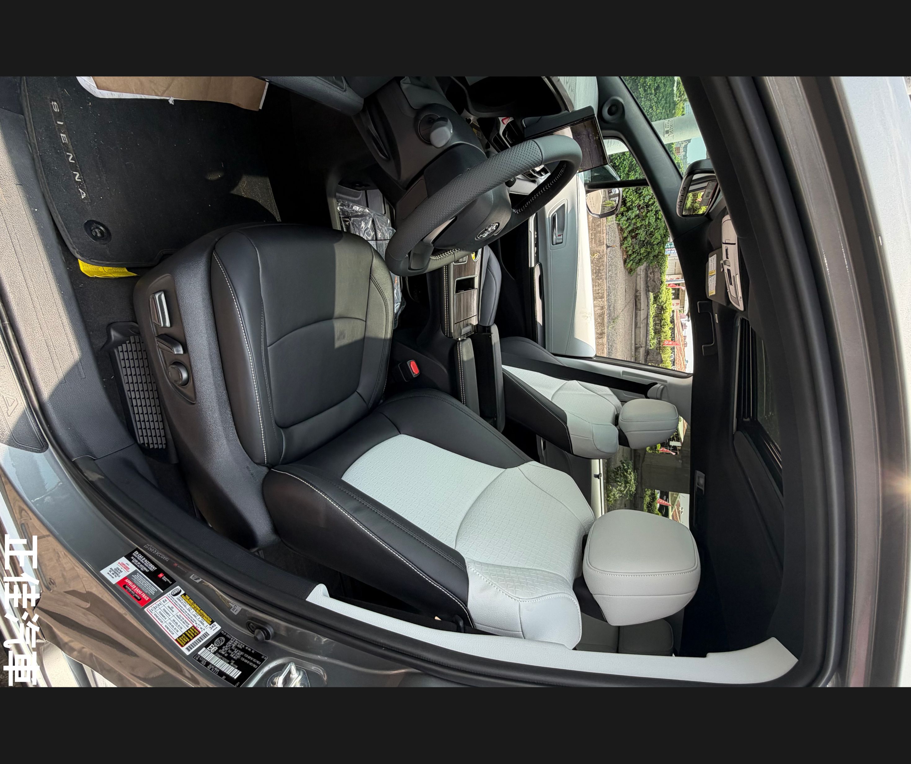Car Photo 13