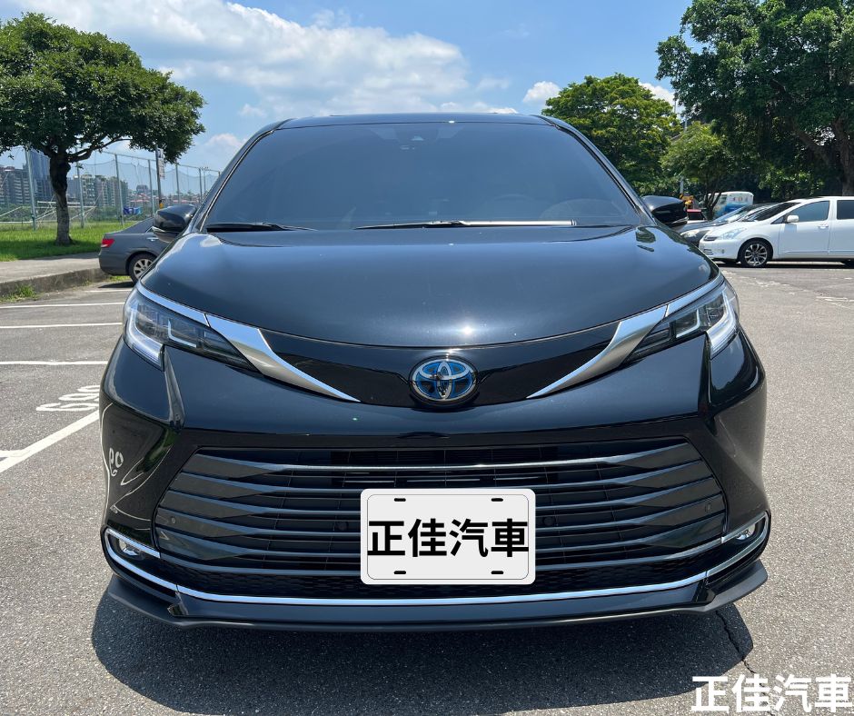 🎩2023年 TOYOTA #SIENNA Hybrid limited 2.5L 黑色7人座🎩