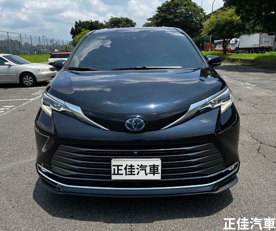 🚗✨ 2022年 TOYOTA SIENNA Hybrid platinum鉑金版 2.5L油電混合7人座超大空間 ✨🚗