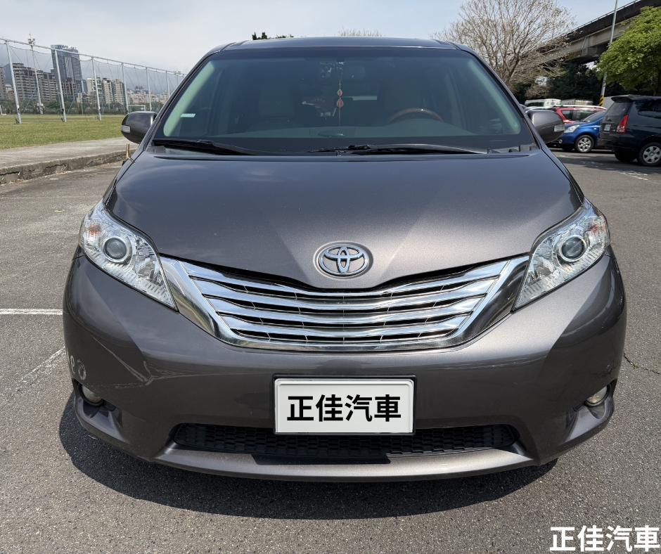 🚗 2014 型式 Toyota Sienna XLE 3.5L｜質感灰｜8 人座